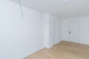 Image 3 - 925558