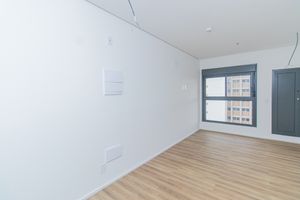 Image 5 - 925558