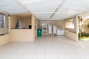 Image 21 - 925560