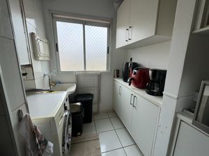 Image 8 - 925562