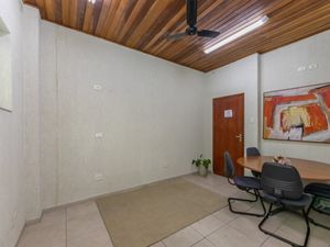 Image 37 - 925563