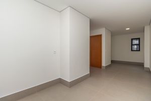 Image 8 - 925565
