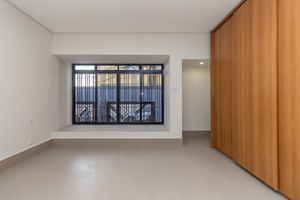 Image 43 - 925565