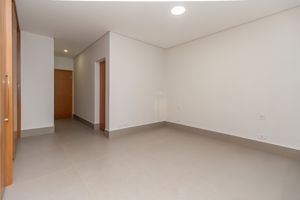 Image 42 - 925565