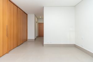 Image 44 - 925565