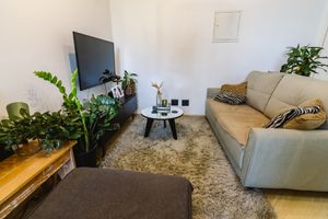 Image 1 - 925566