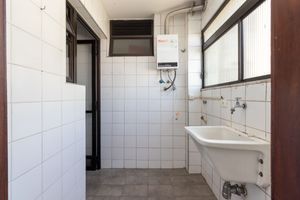 Image 7 - 925569