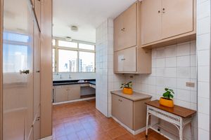 Image 35 - 925576