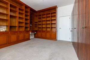 Image 18 - 925576