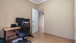 Image 37 - 925577
