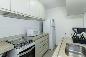 Image 15 - 925606