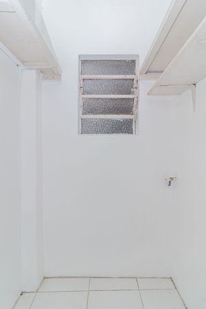 Image 35 - 925610