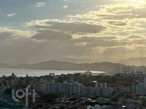 Image 20 - 925660