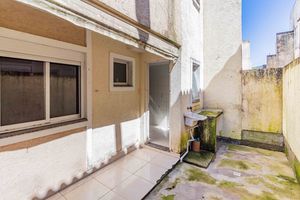 Image 29 - 925676