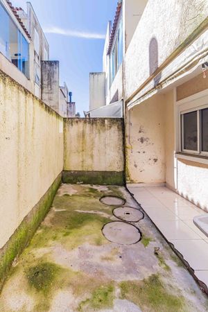 Image 33 - 925676