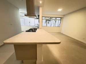 Image 1 - 925677