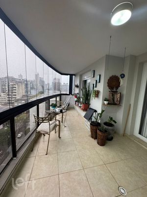 Image 50 - 925682
