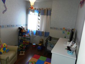 Image 11 - 925685