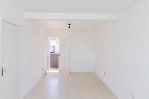 Image 31 - 925690
