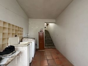 Image 11 - 925718