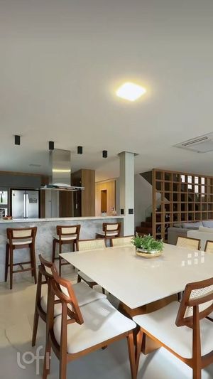 Image 4 - 925726