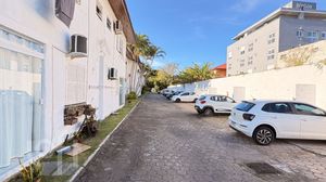Image 30 - 925742