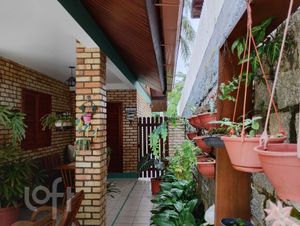 Image 23 - 925744