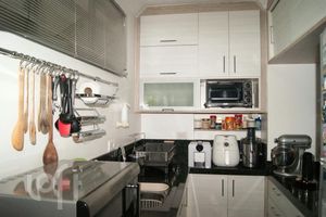 Image 6 - 925746