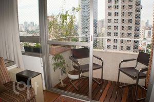 Image 1 - 925746