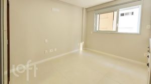 Image 4 - 925747