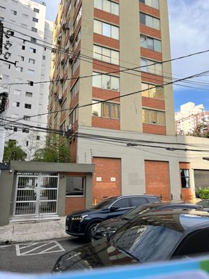 Image 21 - 925761