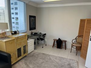 Image 8 - 925761