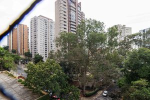 Image 5 - 925799