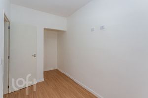 Image 32 - 925822