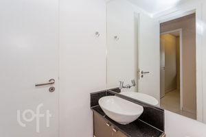 Image 37 - 925826