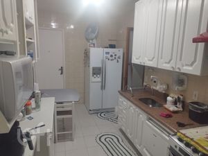Image 1 - 925830