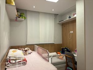 Image 5 - 925841
