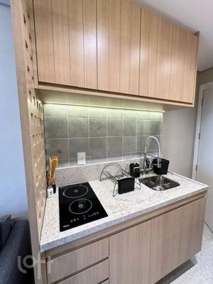 Image 1 - 925845