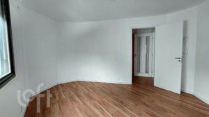 Image 6 - 925866