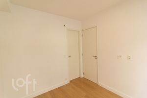 Image 8 - 925886