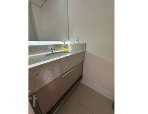 Image 25 - 925890