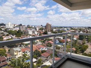 Image 21 - 925890