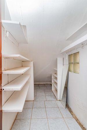 Image 60 - 925907
