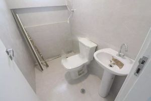 Image 33 - 925958