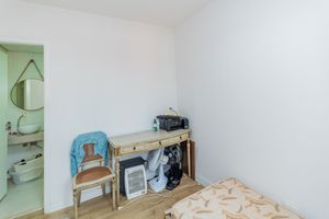 Image 19 - 925961