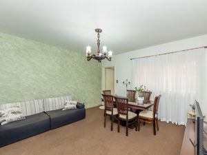 Image 3 - 925968