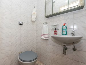 Image 4 - 925968