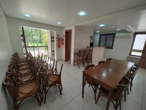Image 23 - 925991