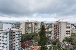 Image 28 - 926002
