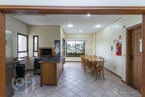 Image 44 - 926002